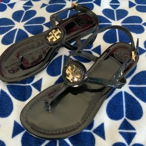 ~TORY BURCH Dillan Sandal in Soft Patent Leather